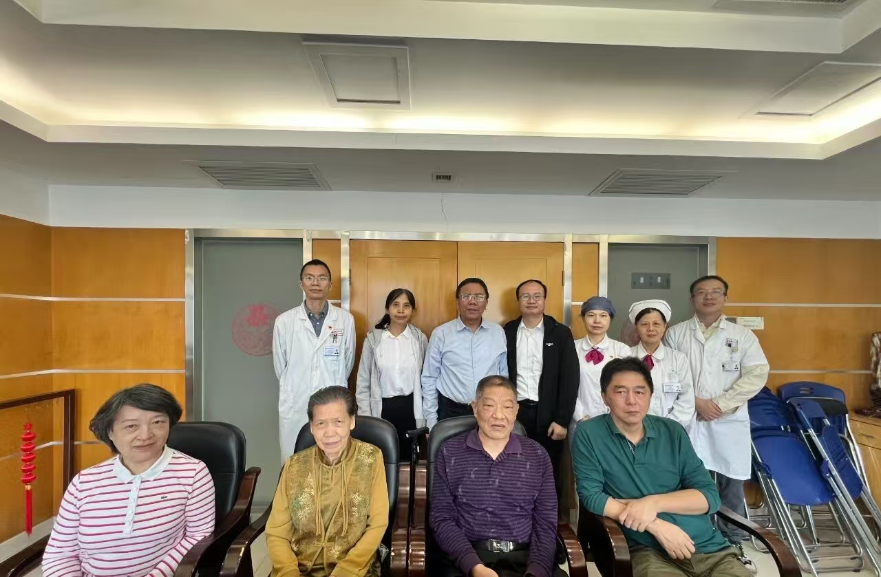 情暖重阳话初心 薪火相传共前行​ —— 福建省急救中心召开重阳节退休老同志座谈会