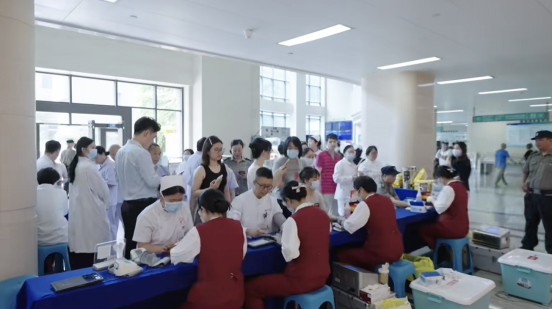 【中心新闻】医者仁心热血担当！福建省急救中心职工积极响应无偿献血号召